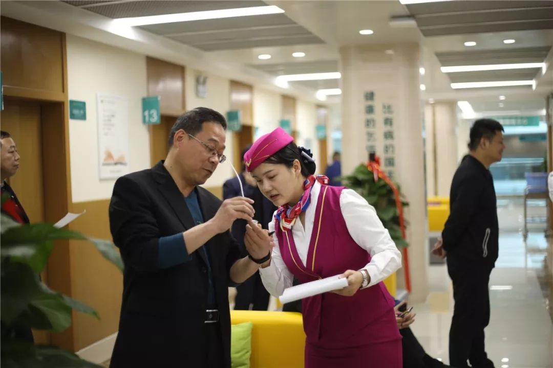 内江24小时套医保卡(北京医保卡使用指南)